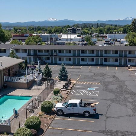 Bend Inn & Suites Exterior photo