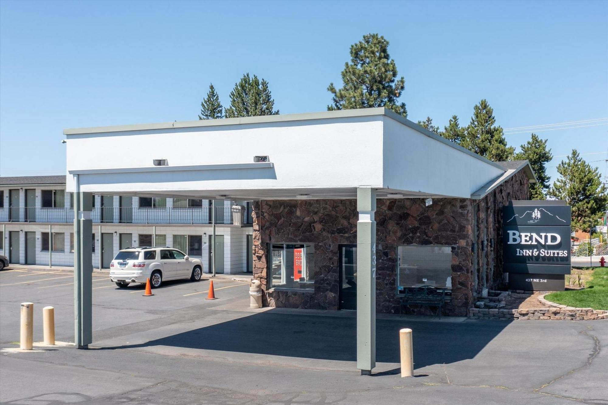 Bend Inn & Suites Exterior photo